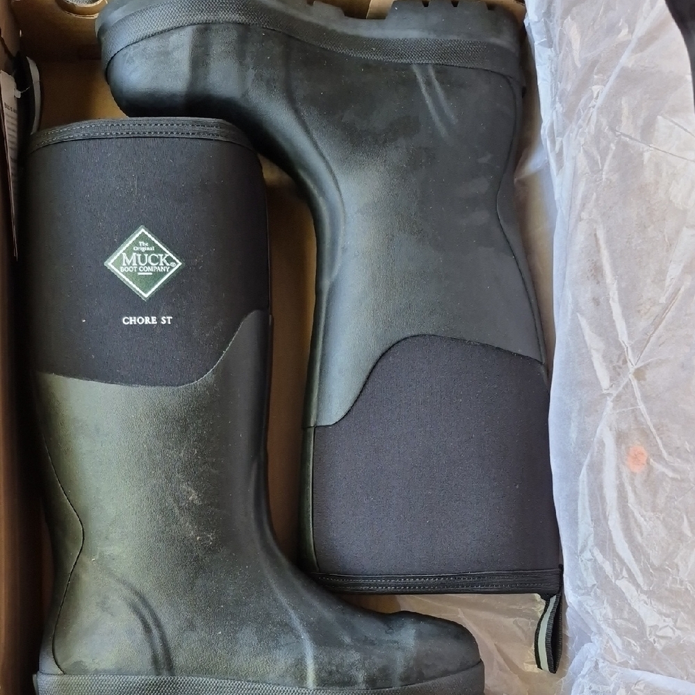 Muck boots